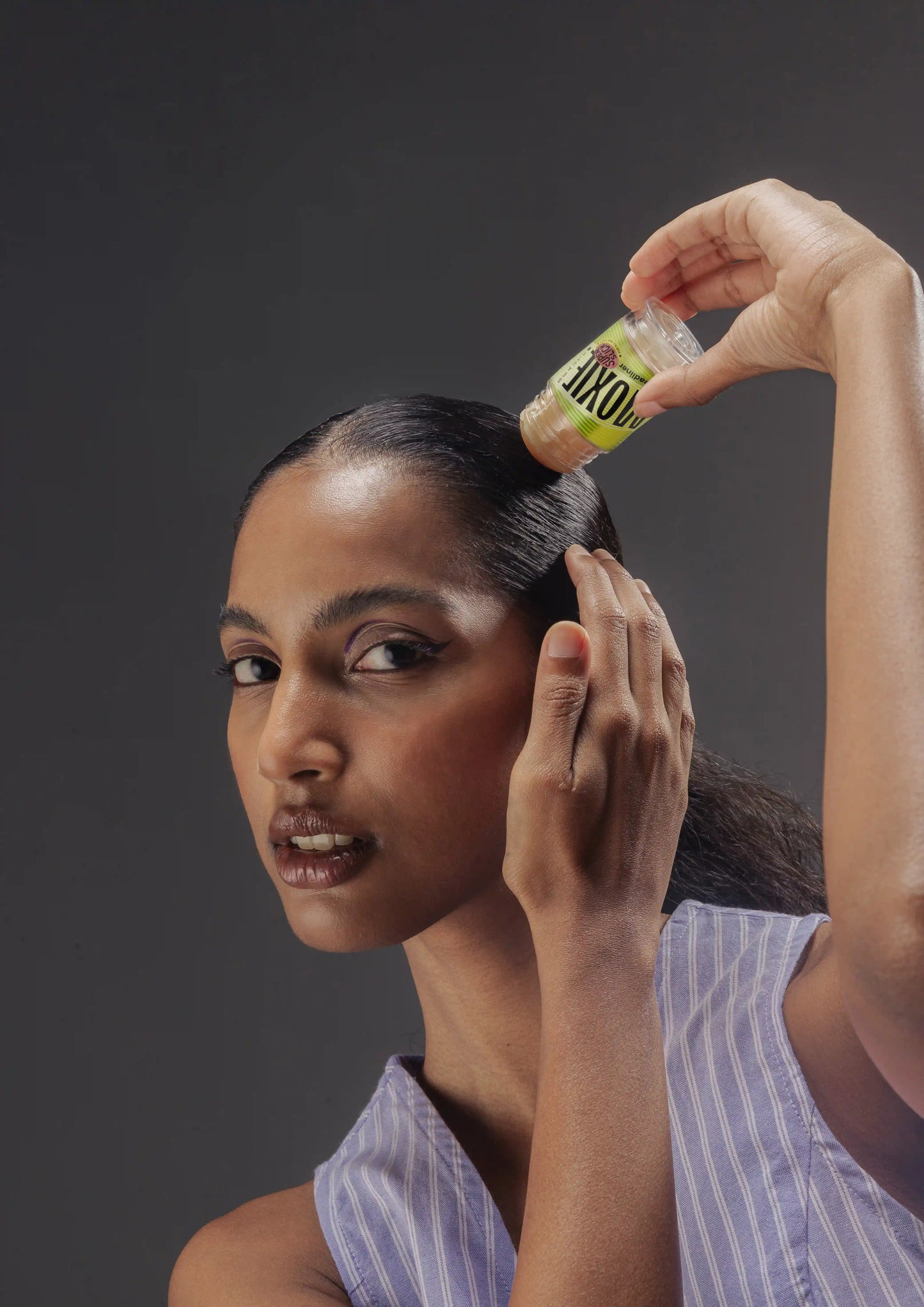 Moxie The Headliner Wax Stick Smooth Strong Hold Formula for Edges Flyaways & Frizz